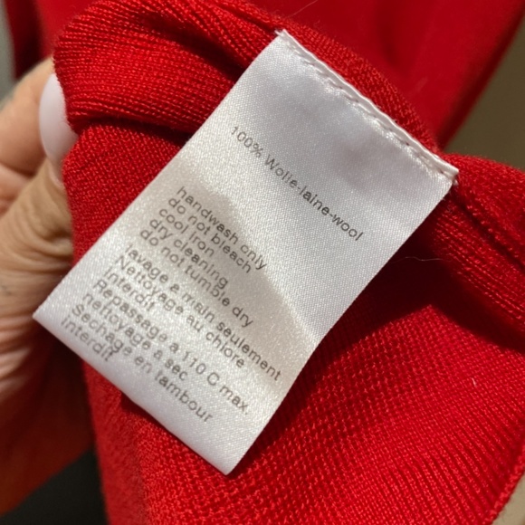 SOLD Akris Red 100% Wool turtleneck - Picture 3 of 5